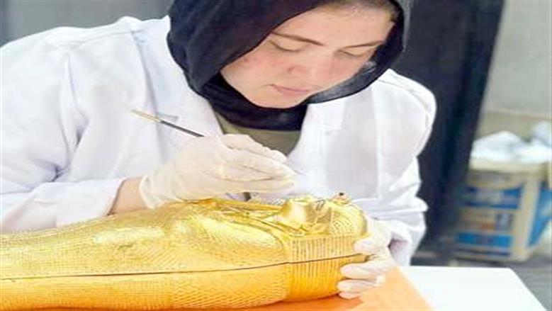 «سارة» مصممة دعوات افتتاح المتحف الكبير: صورة طبق الأصل من تمثال توت عنخ آمون