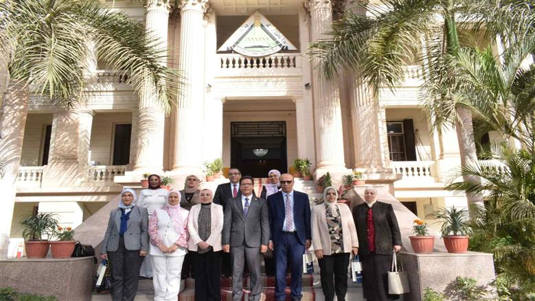اجتماع رئيس جامعة بنها