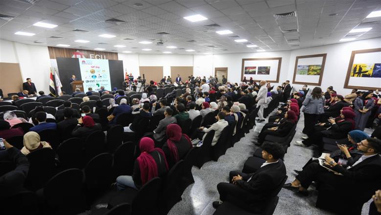 بحضور مئات الباحثين والطلاب .. الجامعة المصرية الصينية تحتفل باليوم العالمي لنظم المعلومات الجغرافية
