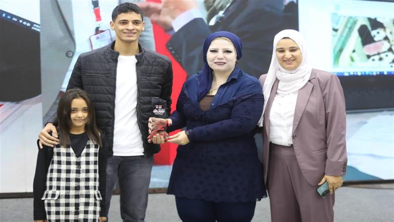 بحضور مئات الباحثين والطلاب .. الجامعة المصرية الصينية تحتفل باليوم العالمي لنظم المعلومات الجغرافية
