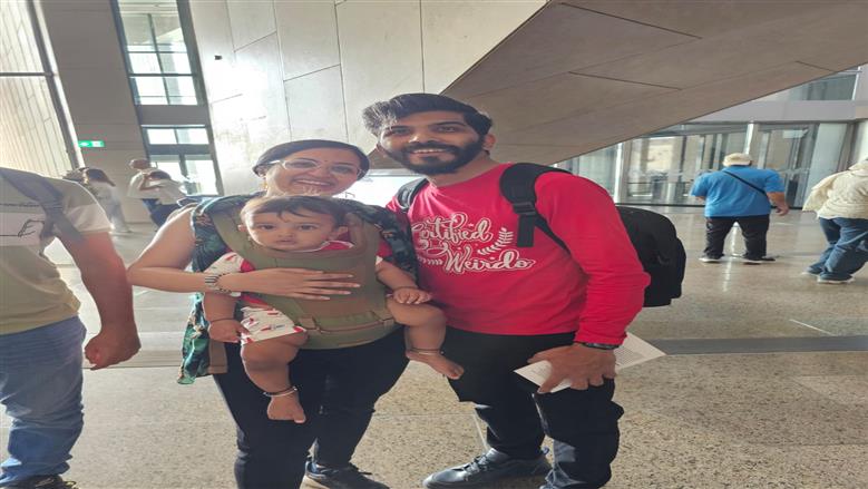 «أدفايت» أصغر طفل هندي يزور المتحف المصري الكبير.. وأسرته: نشعر أننا محظوظون