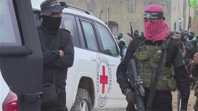 حماس: سنسلم الليلة جثمان أحد المحتجزين بعد العثور عليه بحي الشجاعية في غزة