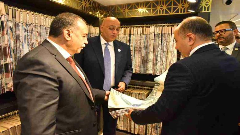 محافظ أسيوط ورئيس «تنمية المشروعات» يتفقدان المصانع الممولة من الجهاز بمنطقة الصفا