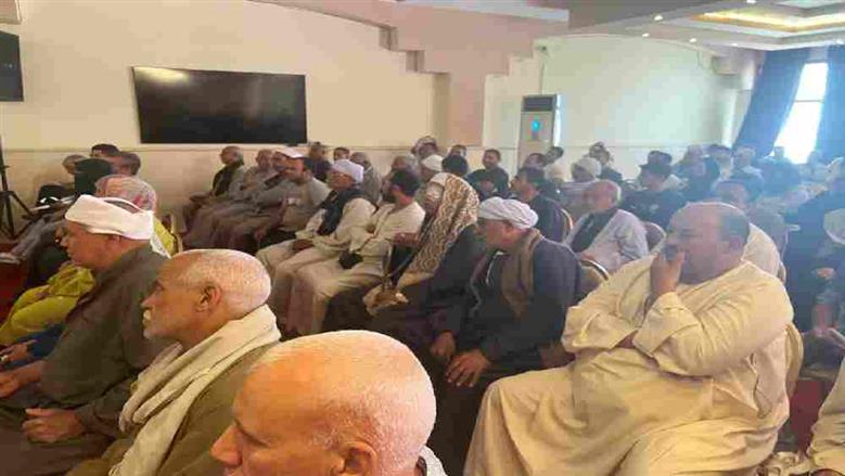 الفرحة علي وجوههم ...فوز 444 حاج وحاجة في قرعة الحج بأسيوط 