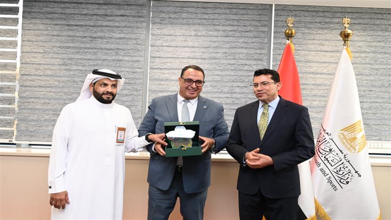 لقاء وزير الشباب بالوفد السعودي