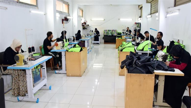 القوات المسلحة تفتتح مجمع الأمل لورش الصناعات اليدوية والجلدية والمعرض الدائم للمنتجات
