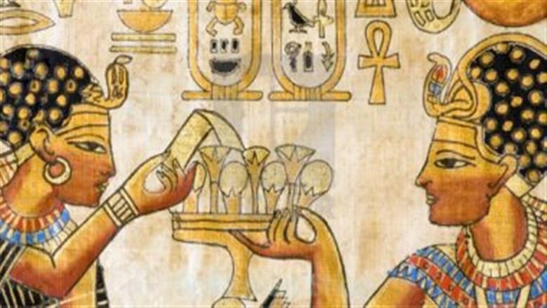 كيف حافظ المصريون القدماء على سلالة الدم الملكي؟.. الزواج كلمة السر