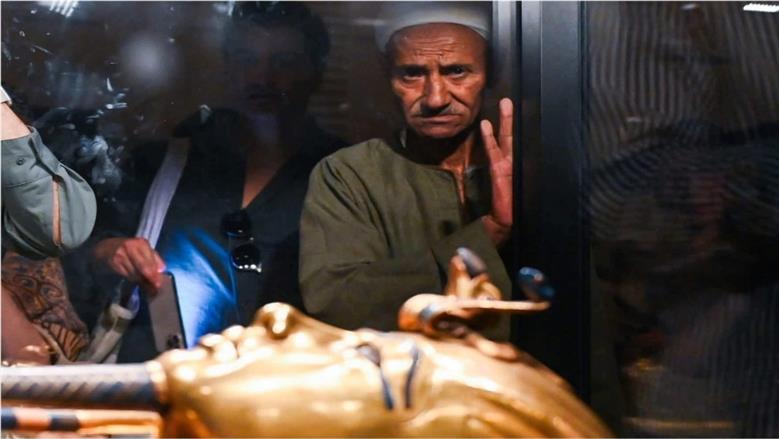 لقطة تروي ألف عام.. أول تعليق من الحاج صافي بعد مواجهة توت عنخ آمون بعيني «الحفيد»