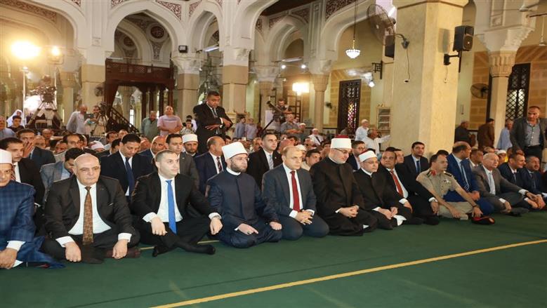 وزير الأوقاف ومفتي الجمهورية يؤديان صلاة الجمعة بمسجد إبراهيم الدسوقي في كفر الشيخ 