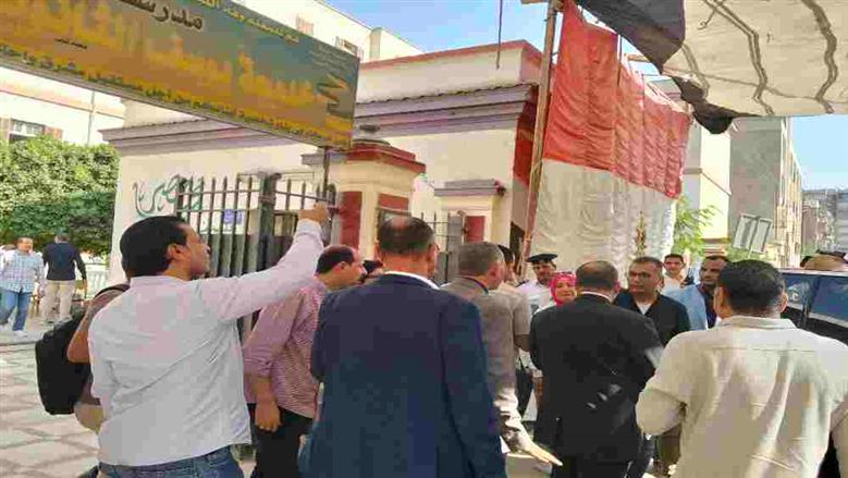 محافظ أسيوط يتابع جاهزية المقار الانتخابيةاستعدادًا لانتخابات مجلس النواب 2025 (بالصور )