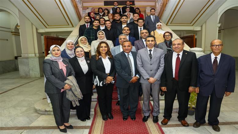 زيارة وزيرة التنمية المحلية لكلية التجار ة
