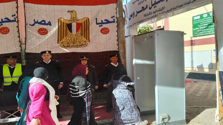 استمرار توافد المواطنين على لجان الانتخابات للإدلاء بأصواتهم في أسيوط