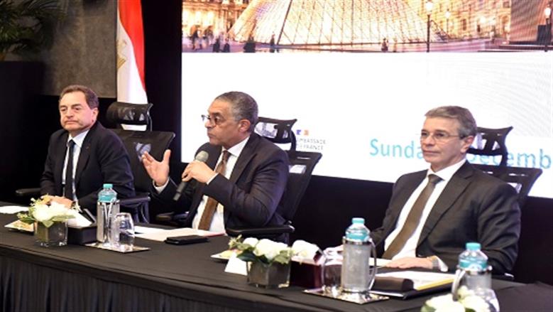في إطار جهود الدولة المصرية لتعزيز مناخ الاستثمار وتطوير بيئة الأعمال وجذب المزيد من الاستثمارات الأجنبية، عقدت الهيئة العامة للاستثمار والمناطق الحرة اجتماعاً موسعاً مع السفير الفرنسي لدى مصر، إيريك شوفالييه، و،السيد/ أحمد أموى رئيس مصلحة الجمارك ، بمشاركة كبار المسؤولين الفرنسيين، من بينهم باسكال فورث، رئيس القسم الاقتصادي بسفارة فرنسا، وكريستيل لابيرنيد، المديرة القطرية لـ Business France في مصر، ولوران باسكييه، الملحق الجمركي الإقليمي، ومحمد سعد، رئيس فرع مستشاري فرنسا للتجارة الخارجية (CCEF)، بالإضافة إلى ممثلي الشركات الفرنسية العاملة في السوق المصري، لمناقشة تعزيز الاستثمار وتطوير بيئة الأعمال.