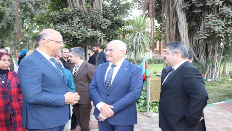 محافظ القليوبية وسفير أذربيجان في القناطر