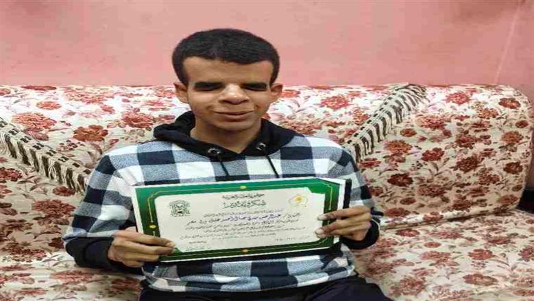 بصيرة القلب تنتصر.. «عبدالرحمن» من ذوي الهمم يحصد المركز الأول في المسابقة العالمية للقرآن