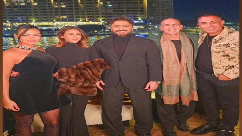 بعد تصريحات أحمد سعد عن خطورة حالته الصحية.. ظهور مفاجئ لـ تامر حسني مع أسماء جلال (فيديو) |عاجل