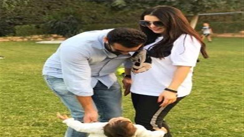 عمرو يوسف وابنته