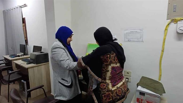 زينب كفيفة من أسيوط تتحدى الظروف وتُدرّب ذوي الإعاقة البصرية على الكمبيوتر أونلاين (صور)
