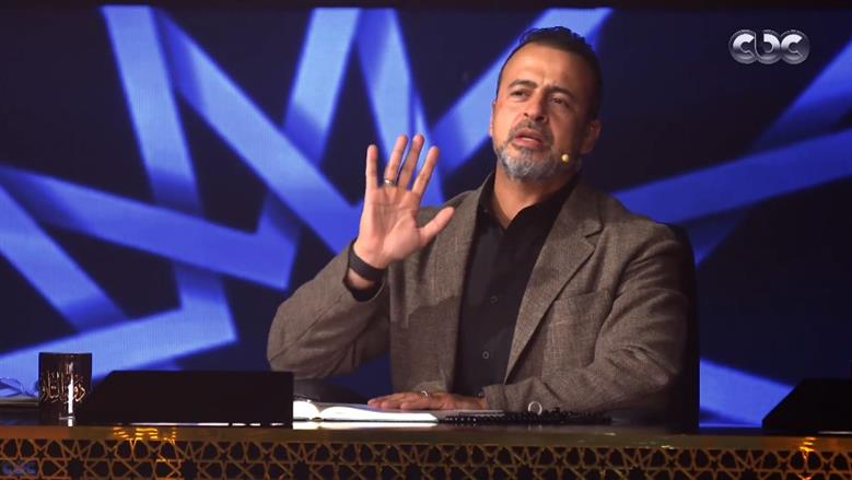 «دولة التلاوة».. مصطفى حسني يشيد بقراءة المتسابق محمود السيد: حملت معاني عميقة