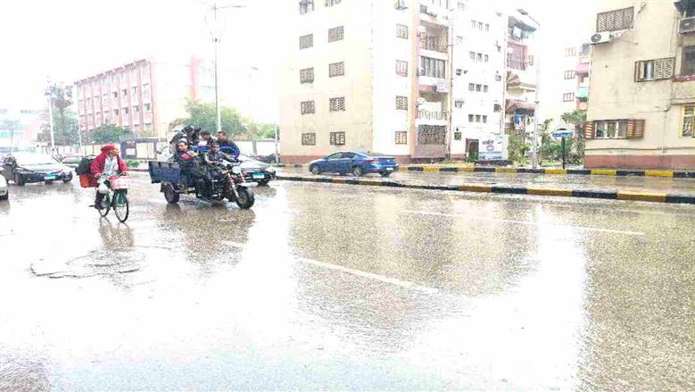 سقوط الأمطار الغزيرة على بورسعيد