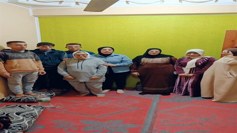 «غزالة» أم الـ7 توائم في البحيرة تروي تفاصيل حياتهم: «العيلة ربتهم معايا»