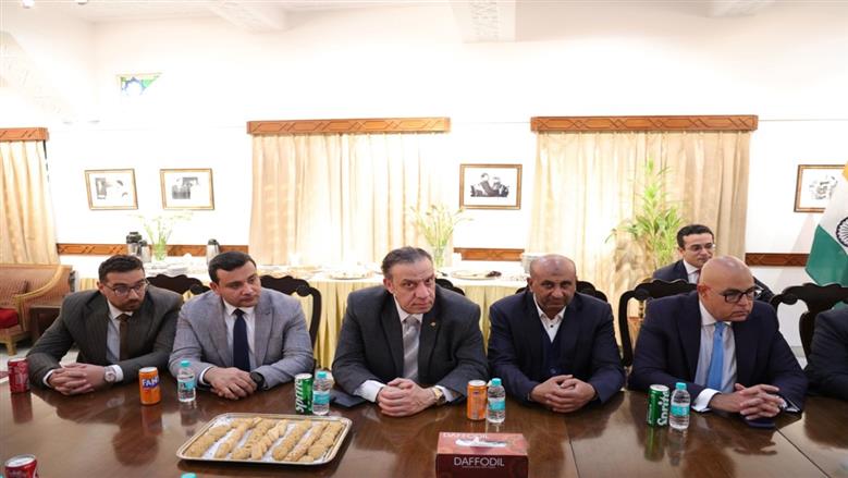 محافظ أسيوط يبحث مع غرفة تجارة PHDCCI الهندية تعزيز التعاون الاستثماري ويعلن ترتيبات لمنتدى اقتصادي بالمحافظة