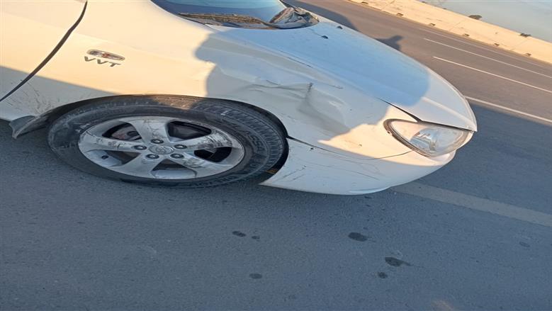 انقلاب سيارة ميكروباص في البحيرة