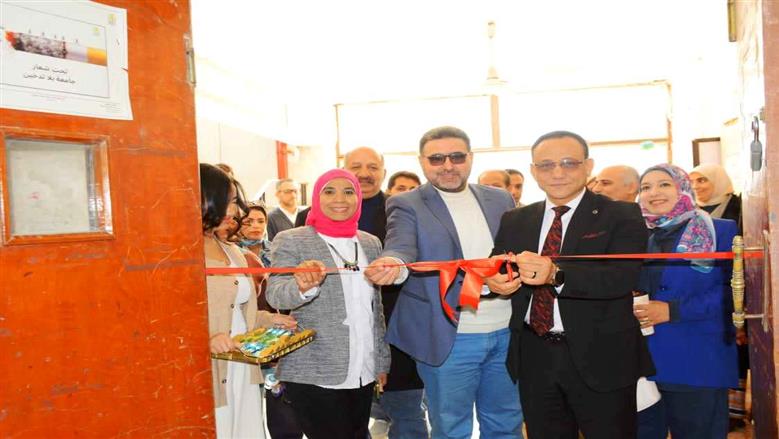 معرض فني بكلية الفنون الجميلة بجامعة أسيوط يمزج بين روح الطبيعة وأصالة التاريخ