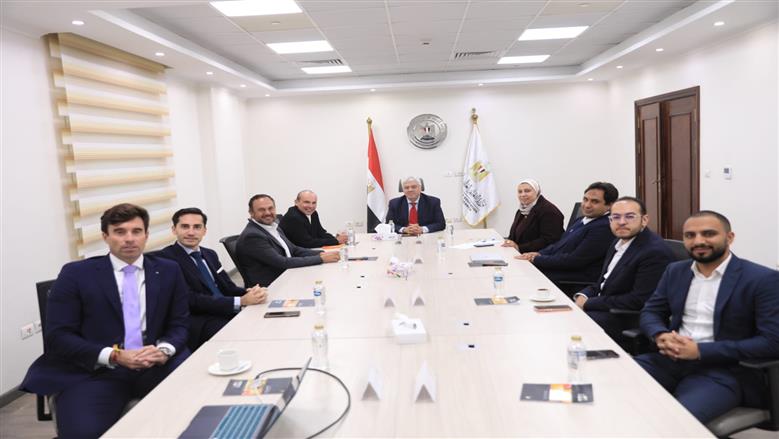 وزير التعليم العالي يبحث سبل تعزيز التعاون مع وفد جامعة سان أنطونيو الإسبانية