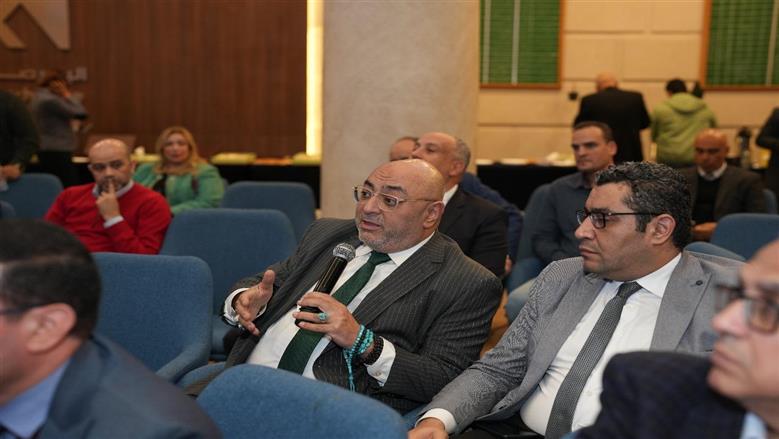 أحد المشاركين في