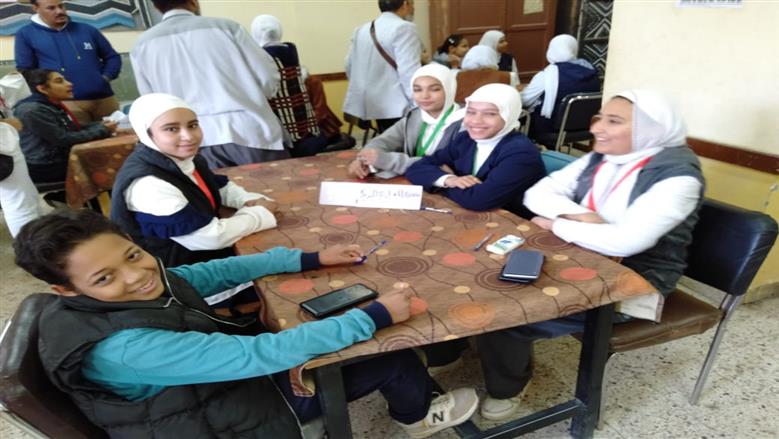 طلاب مدرسة المعمارية الإعدادية الجديدة