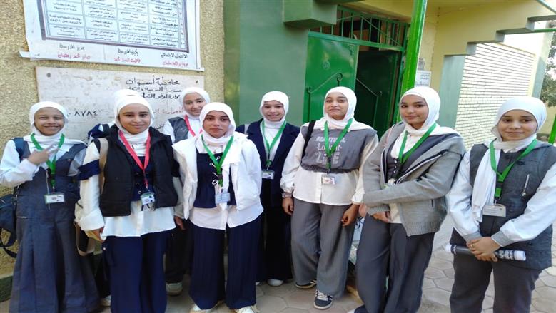 طلاب مدرسة المعمارية الإعدادية الجديدة
