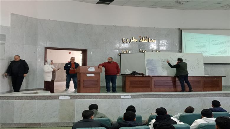 خلال فعاليات المراجعة النهائية لطلاب الشهادة الإعدادية بقاعة مؤتمرات مجلس العمد والمشايخ بمطروح