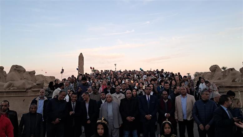 الأقصر تحتفل بتعامد الشمس على قدس الأقداس بمعبد الكرنك