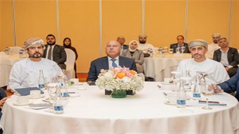 كامل الوزير يؤكد أهمية ربط ميناء السخنة بـ«صحار العماني» لتسهيل نقل البضائع