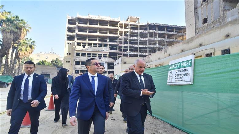 المهندس حسن الخطيب وزير الاستثمار والتجارة الخارجيه يتفقد مشروع تطوير مبني وزارة الداخلية ب