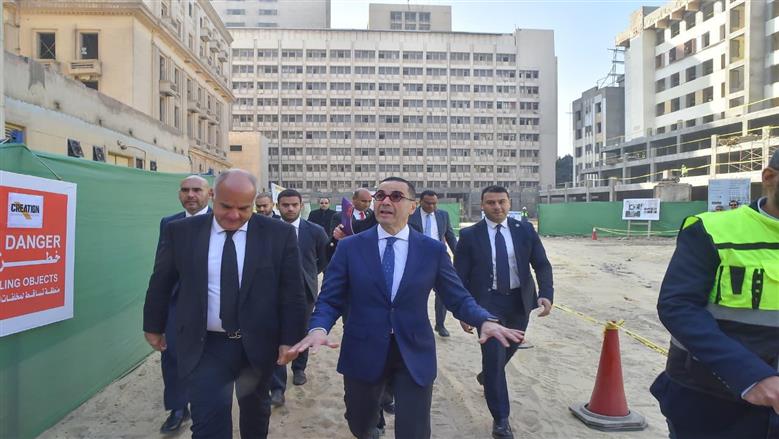 المهندس حسن الخطيب وزير الاستثمار والتجارة الخارجيه يتفقد مشروع تطوير مبني وزارة الداخلية ب