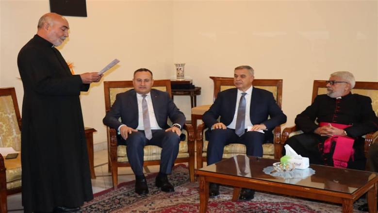تهنئة القيادات في الإسكندرية بعيد الميلاد المجيد