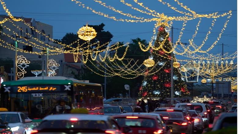 شجرة كريسماس فوق الأنقاض.. مسيحيون في غزة يحتفلون بأول عيد بعد وقف الحرب