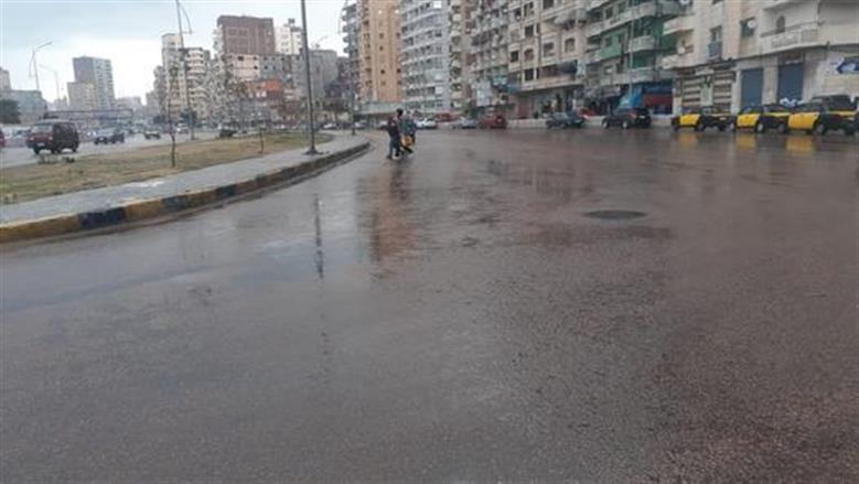 حالة الطقس اليوم الجمعة.. فرص لسقوط أمطار خفيفة على السواحل ونشاط الرياح ببعض المناطق