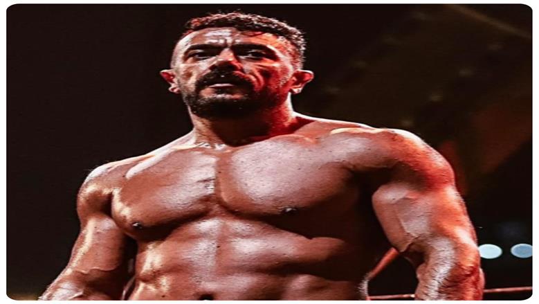 أحمد العوضي يشارك جمهوره صورا من حلبة الملاكمة ضمن كواليس علي كلاي 