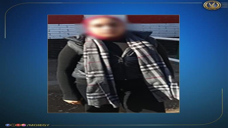 ضبط سيدة تحث الناخبين على التصويت لمرشح أمام لجنة انتخابية في إدكو