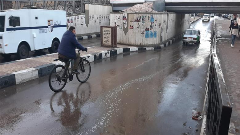 امطار تضرب البحيرة والمحافظة ترفع درجة الاستعداد