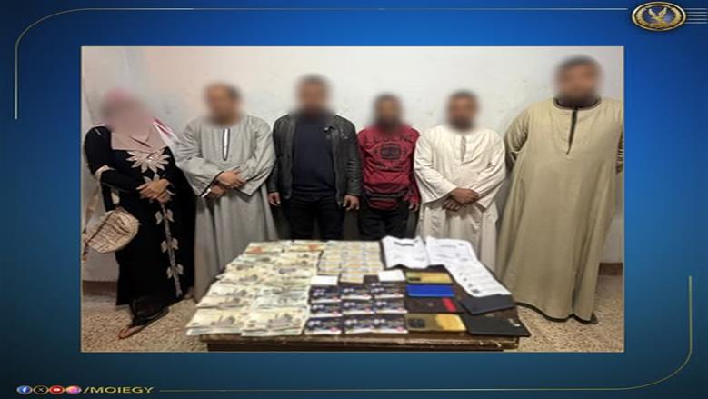 ضبط 5 أشخاص بحوزتهم مبالغ مالية أمام لجنة انتخابية في سوهاج