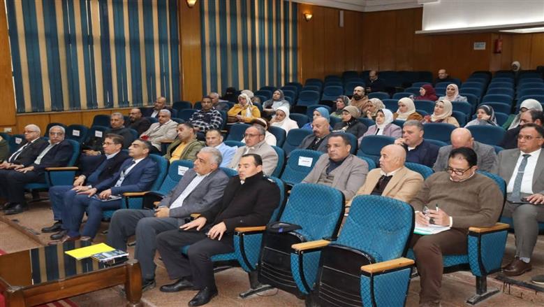 اجتماع محافظ القليوبية