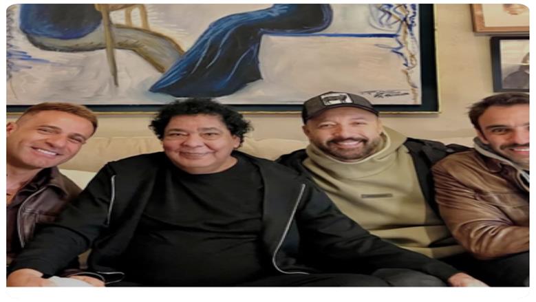 محمد نور ينشر صورا مع محمد منير بعد أزمته الصحية: «ضحكة من القلب مع الكينج»