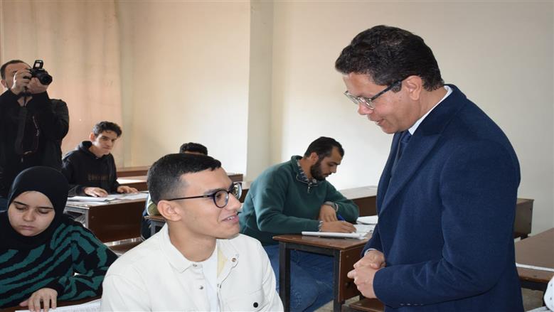 جولة رئيس جامعة بنها