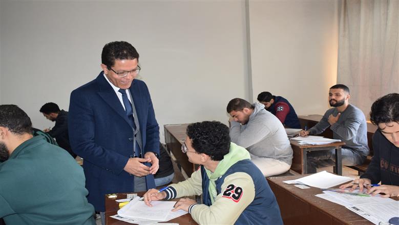 جولة رئيس جامعة بنها
