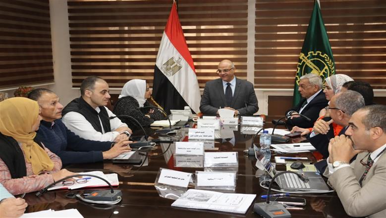 اجتماع محافظ القليوبية