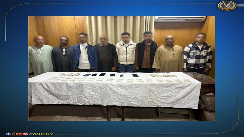 ضبط 8 متهمين بحوزتهم بطاقات مواطنين ومبالغ مالية للتأثير على التصويت في طما بسوهاج